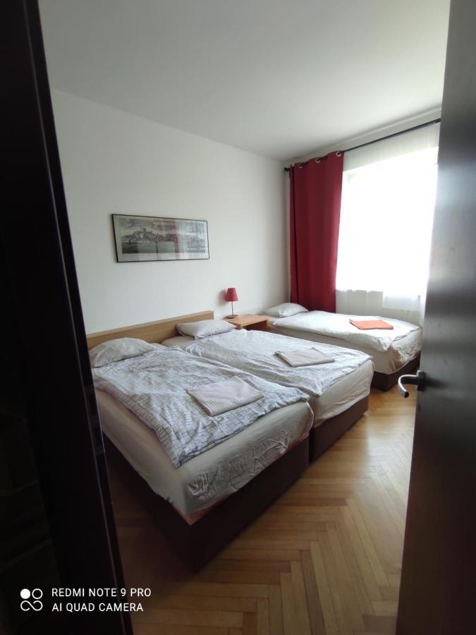 Apartment Maximilian Bratislava Exterior foto