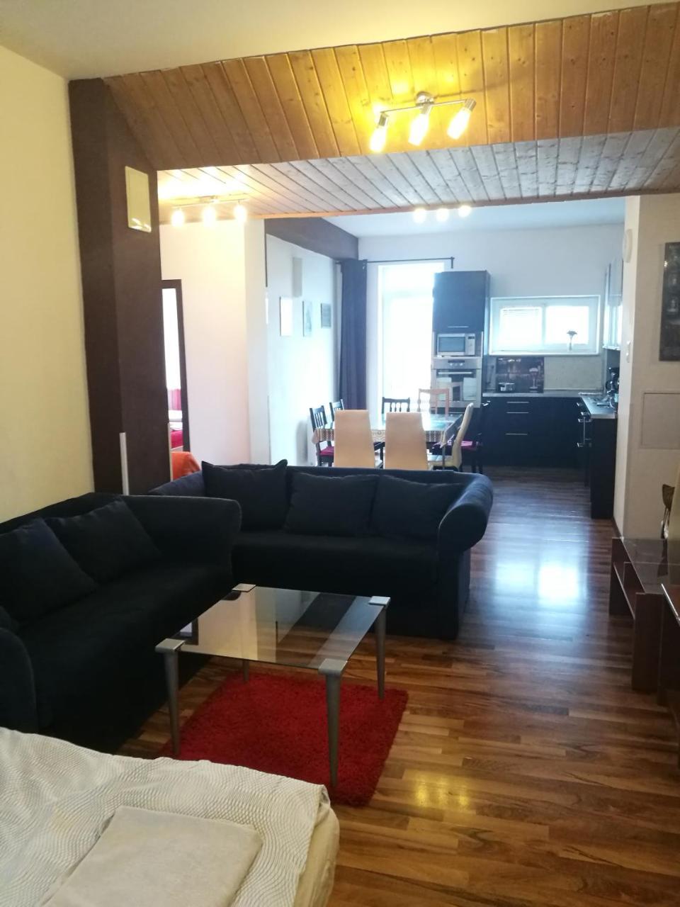 Apartment Maximilian Bratislava Exterior foto